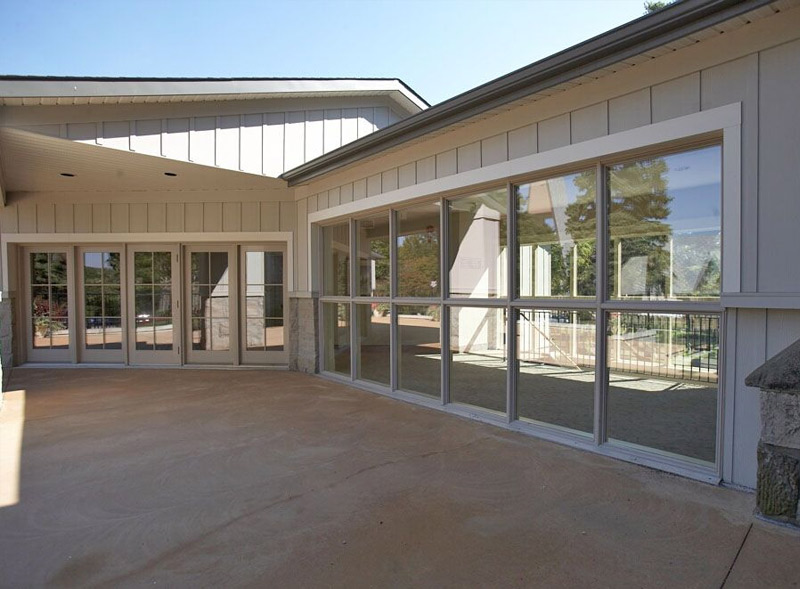 Commercial windows and doors replacement
